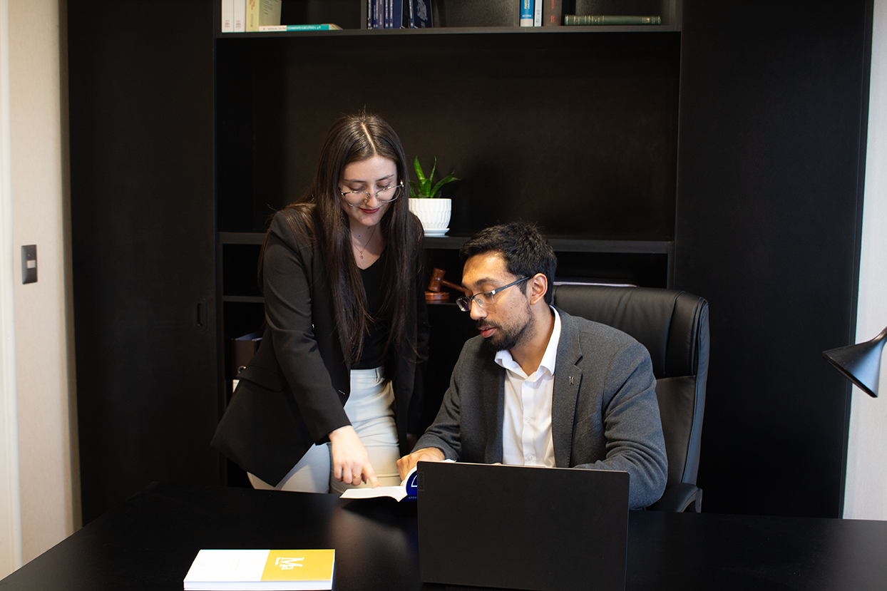 Abogados Constanza Herrera y Claudio Henriquez en Talca